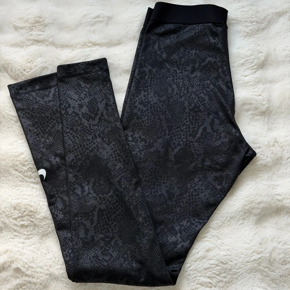 Nike Pro Dri - Fit Women's Black Snakeskin Patterned Leggings-S